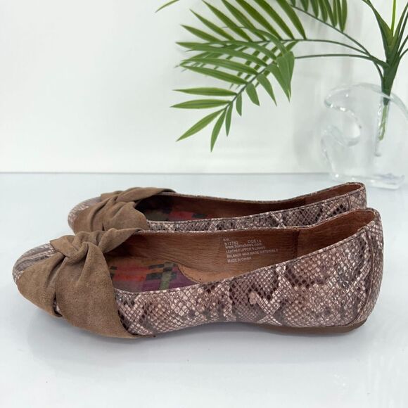 Born Women's Lilly Ballet Flat Size 8 Brown Snake Leather Suede Knot Bow Shoes - Picture 4 of 11